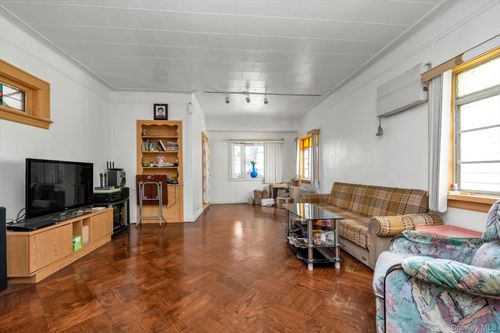 9119 82nd St, Woodhaven, NY, 11421-2915 | Card Image