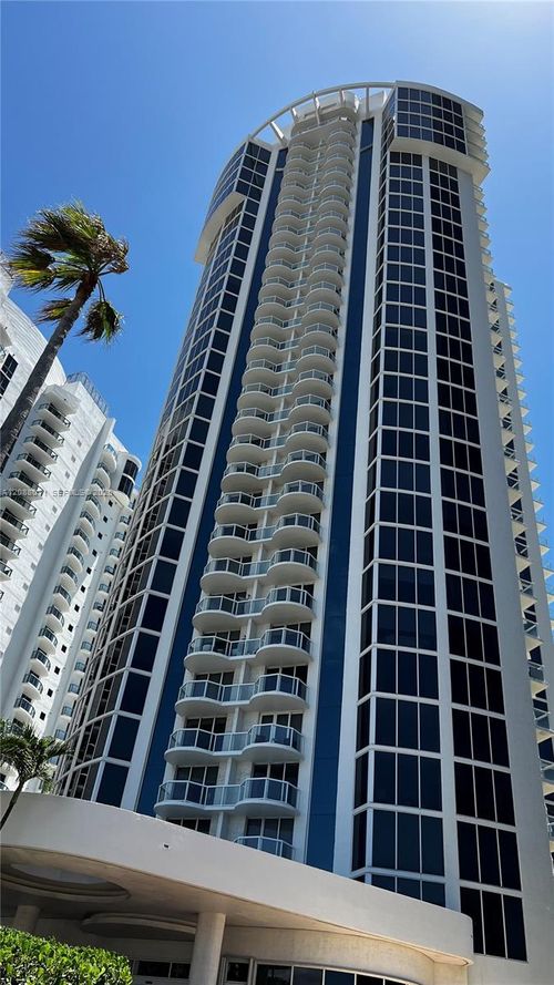 2104-18671 Collins Ave, Sunny Isles Beach, FL, 33160-2482 | Card Image