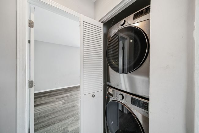 1605 Saint Claire Ct, Townhouse with 2 bedrooms, 2 bathrooms and 2 parking in Gurnee IL | Image 11