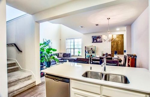 4215 Snow Goose Trl, Arlington, TX, 76005-1166 | Card Image