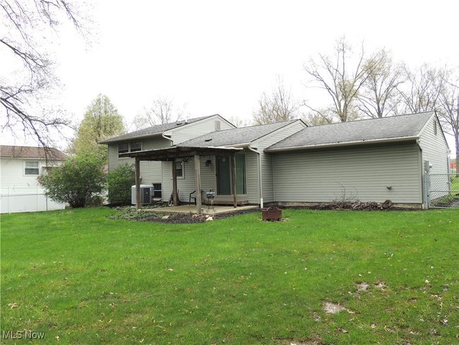 678 Laurelwood Dr Se, House other with 3 bedrooms, 2 bathrooms and null parking in Warren OH | Image 15