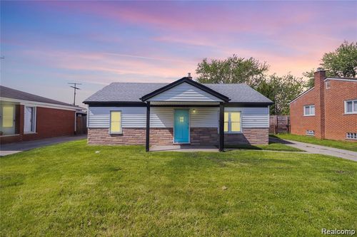 30064 Ann Arbor Trl, Westland, MI, 48185-2589 | Card Image