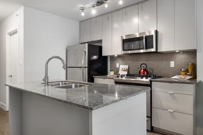 411 - 298 E 11 Th Ave, Condo with 1 bedrooms, 1 bathrooms and 1 parking in Vancouver BC | Image 3