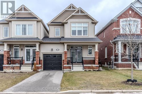9 Barfoot St, Collingwood, ON, L9Y3Y7 | Card Image