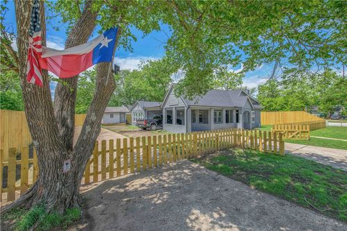 902 Post Oak St, Hearne, TX, 77859-3764 | Card Image