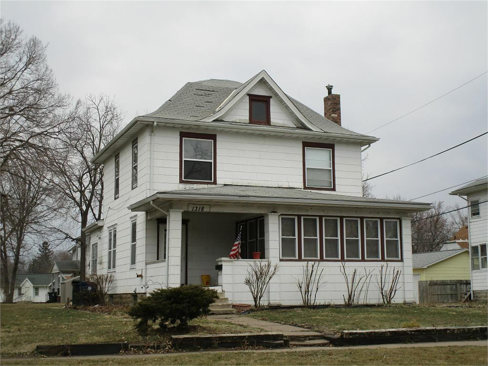 2nd St, Waterloo, IA 50701