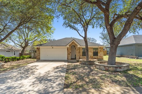 2403 Lendall Ln, Austin, TX, 78744-5668 | Card Image