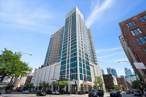 908-757 Orleans St, Chicago, IL, 60654-3519 | Card Image