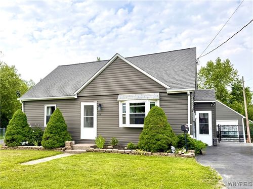 64 Burmon Dr, Orchard Park, NY, 14127-1014 | Card Image