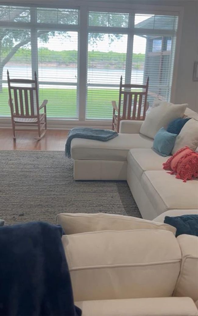 Living Room | Image 10