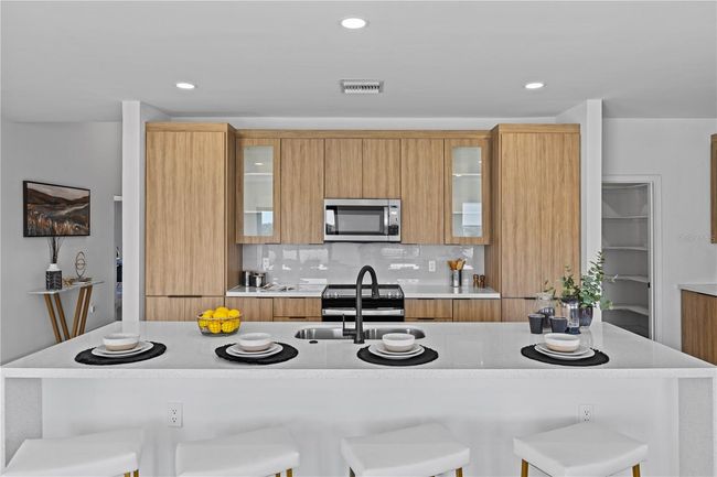 6427 Chorus Dr, House other with 3 bedrooms, 2 bathrooms and null parking in MASCOTTE FL | Image 4