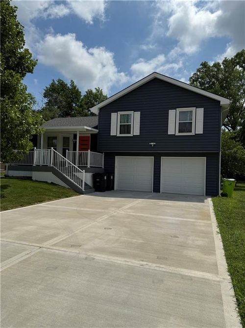 16111 Richmond Ave, Belton, MO, 64012-1501 | Card Image