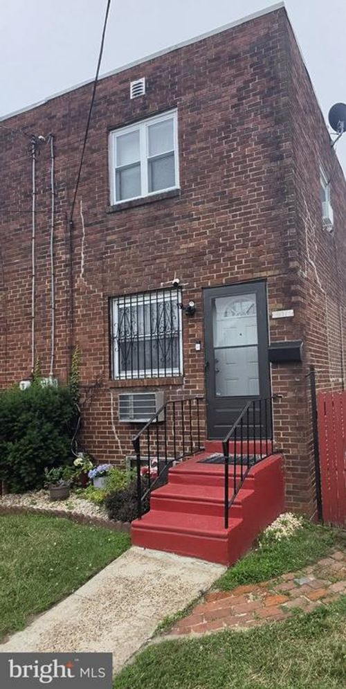 917 Beideman Ave, CAMDEN, NJ, 08105-4229 | Card Image