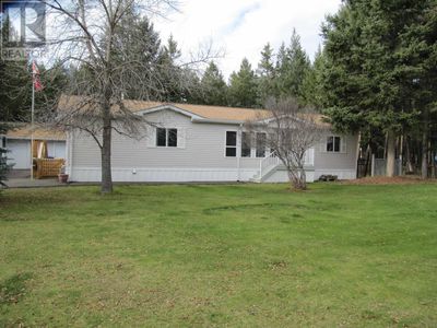 4776 Moneeyaw Rd, House other with 3 bedrooms, 2 bathrooms and null parking in 108 Mile Ranch BC | Image 2