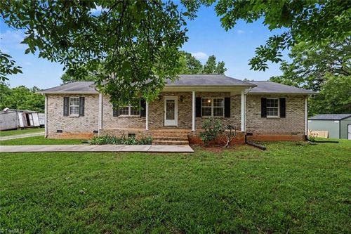 1942 Junction Rd, Mocksville, NC, 27028-5332 | Card Image
