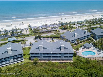 Second floor, corner unit with ocean views | Image 3