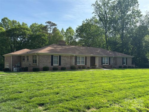 370 21st Ave Nw, Hickory, NC, 28601-1847 | Card Image