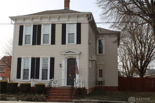 2 N Main St, Arcanum, OH, 45304-1325 | Card Image