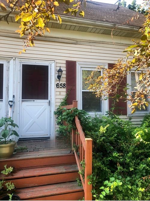 0-658 Old West Central St, Franklin, MA, 02038-3805 | Card Image