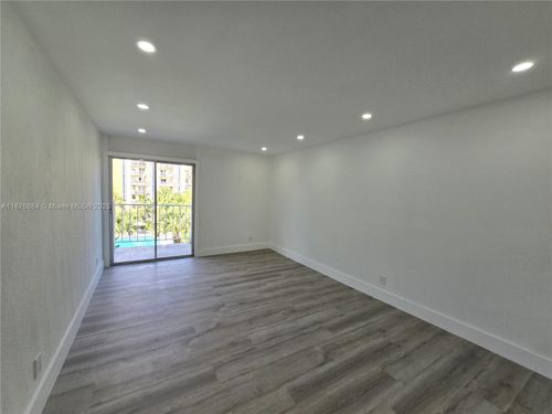 apt-403e-4550 Nw 9th St, Miami, FL, 33126-2356 | Card Image