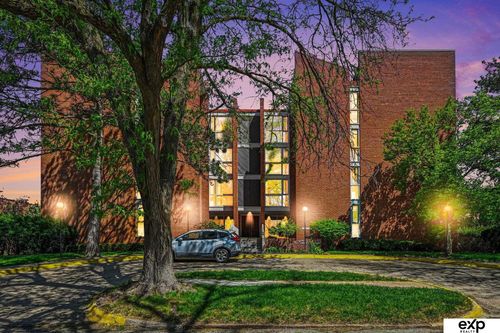 201-3702 Jackson St, Omaha, NE, 68105-1138 | Card Image