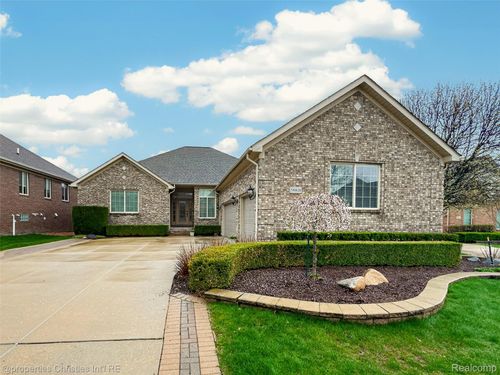 58818 Gallery Ct, Washington Township, MI, 48094-4323 | Card Image