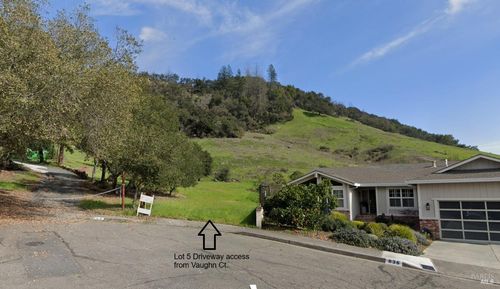 840 Vaughn Ct, Santa Rosa, CA, 95409-2828 | Card Image