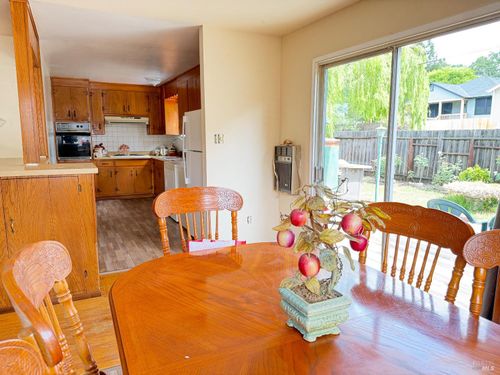 433 Brush St, Graton, CA, 95444-9325 | Card Image