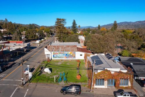 21020 Redwood Highway, Geyserville, CA, 95441 | Card Image