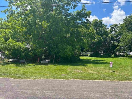 710 Parkwood Ave, Blissfield, MI, 49228-1352 | Card Image