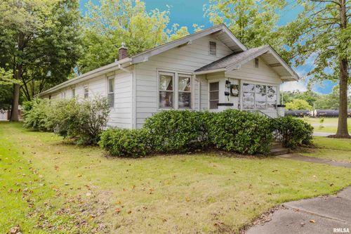 220 S 8th St, Herrin, IL, 62948-3643 | Card Image