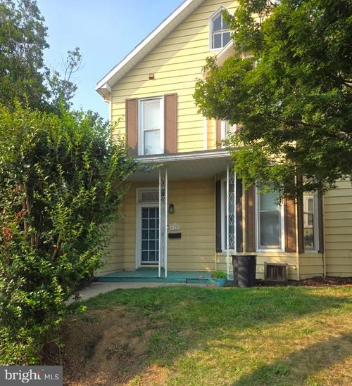 29 E 2nd St, WAYNESBORO, PA, 17268-1639 | Card Image