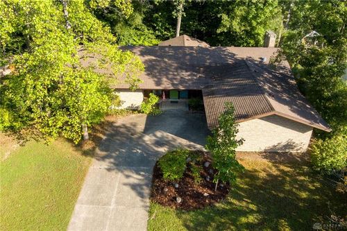 3196 Suburban Dr, Beavercreek, OH, 45432-2524 | Card Image