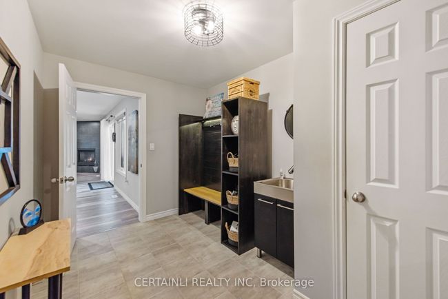 8924 Morris St, House other with 3 bedrooms, 3 bathrooms and 6 parking in Iona Station ON | Image 16