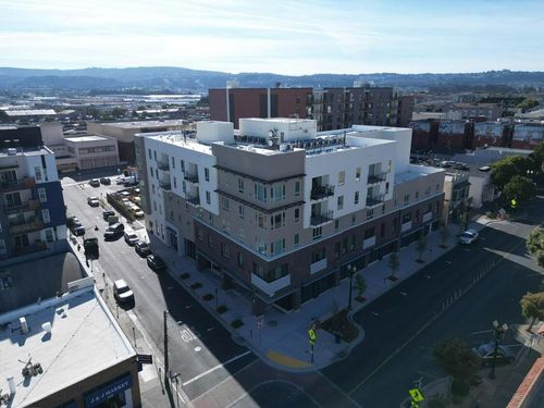 201-201 Grand Ave, South San Francisco, CA, 94080-3808 | Card Image