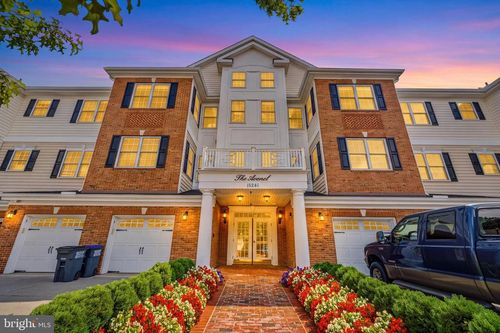 202-15241 Royal Crest Dr, HAYMARKET, VA, 20169-6212 | Card Image