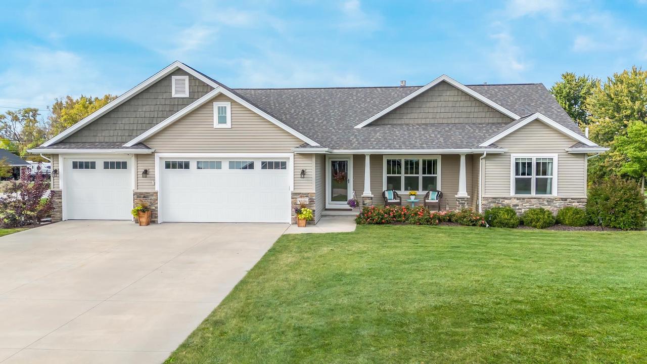 Moonlight Dr, Greenville, WI 54942