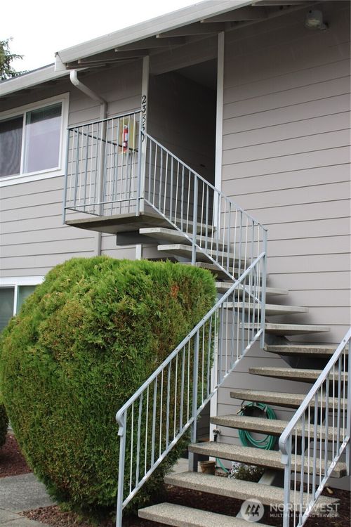 c4-23850 102nd Ave Se, Kent, WA, 98031-3307 | Card Image