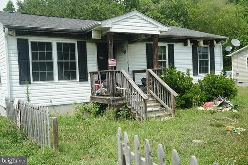 1025 Dry Bread Rd, Emporia, VA, 23847-5920 | Card Image
