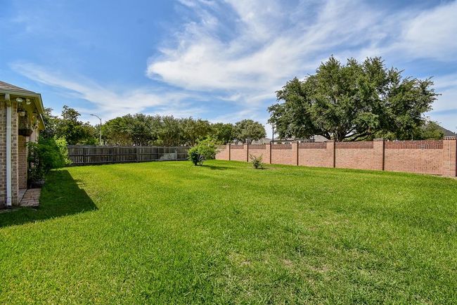7003 Paxton Ct, House other with 5 bedrooms, 4 bathrooms and 3 parking in Sugar Land TX | Image 28