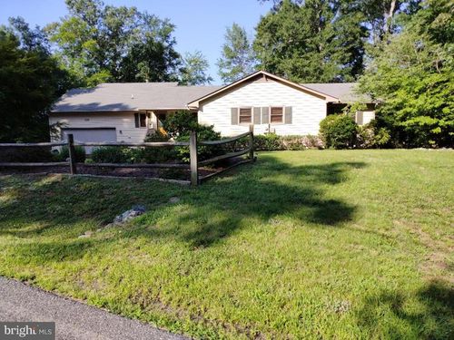 520 Lake Caroline Dr, Ruther Glen, VA, 22546-5105 | Card Image