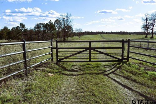 8084 E County Road 212, Buffalo, TX, 75831-6188 | Card Image