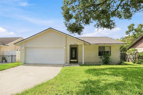 7720 Lakeside Woods Dr, ORLANDO, FL, 32810-2915 | Card Image