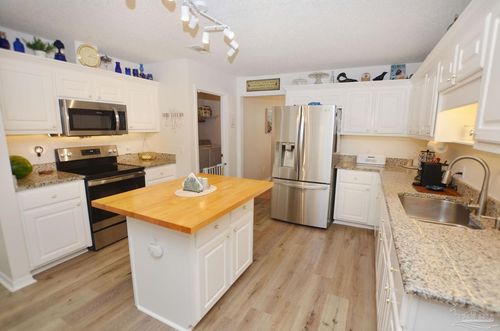 3005 Concho Dr, Pensacola, FL, 32507-8786 | Card Image