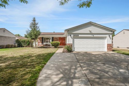 35525 Connecticut Dr, Sterling Heights, MI, 48310-4934 | Card Image