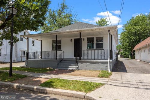 357 Main St, TULLYTOWN, PA, 19007-6202 | Card Image