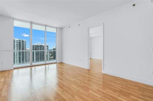 apt-4100-55 Se 6th St, Miami, FL, 33131-3056 | Card Image