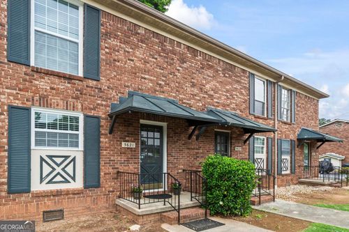 5621 Kingsport Dr, Sandy Springs, GA, 30342-4628 | Card Image