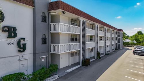 apt-218-400 Se 10th St, Deerfield Beach, FL, 33441-5560 | Card Image