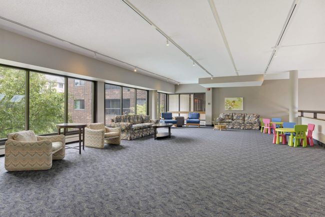 Quiet lounge area | Image 31